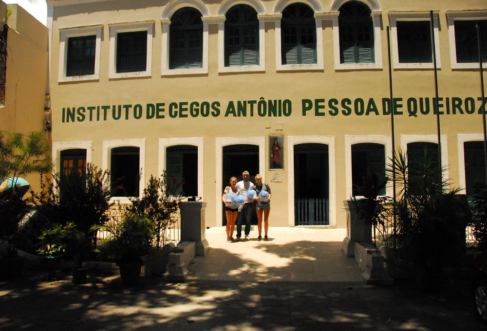 zur Behandlungsstation Instituto de Cegos