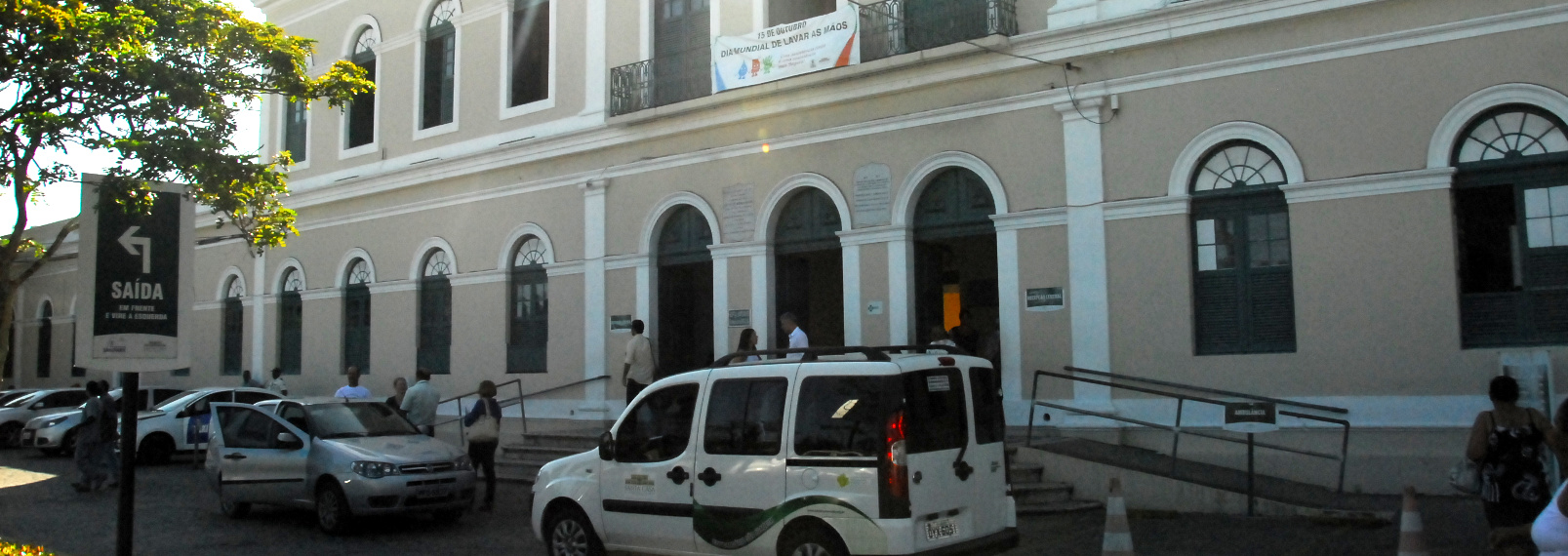 Im Educandario Casa de Providencia leiten unter der Verwaltung und Mithilfe der Santa Casa die Irmaes Vicentinas - die Töchter der Nächstenliebe - eine Schule